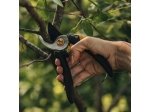 Fiskars Nůžky zahradní dvoučepelové (M) Solid™ P321